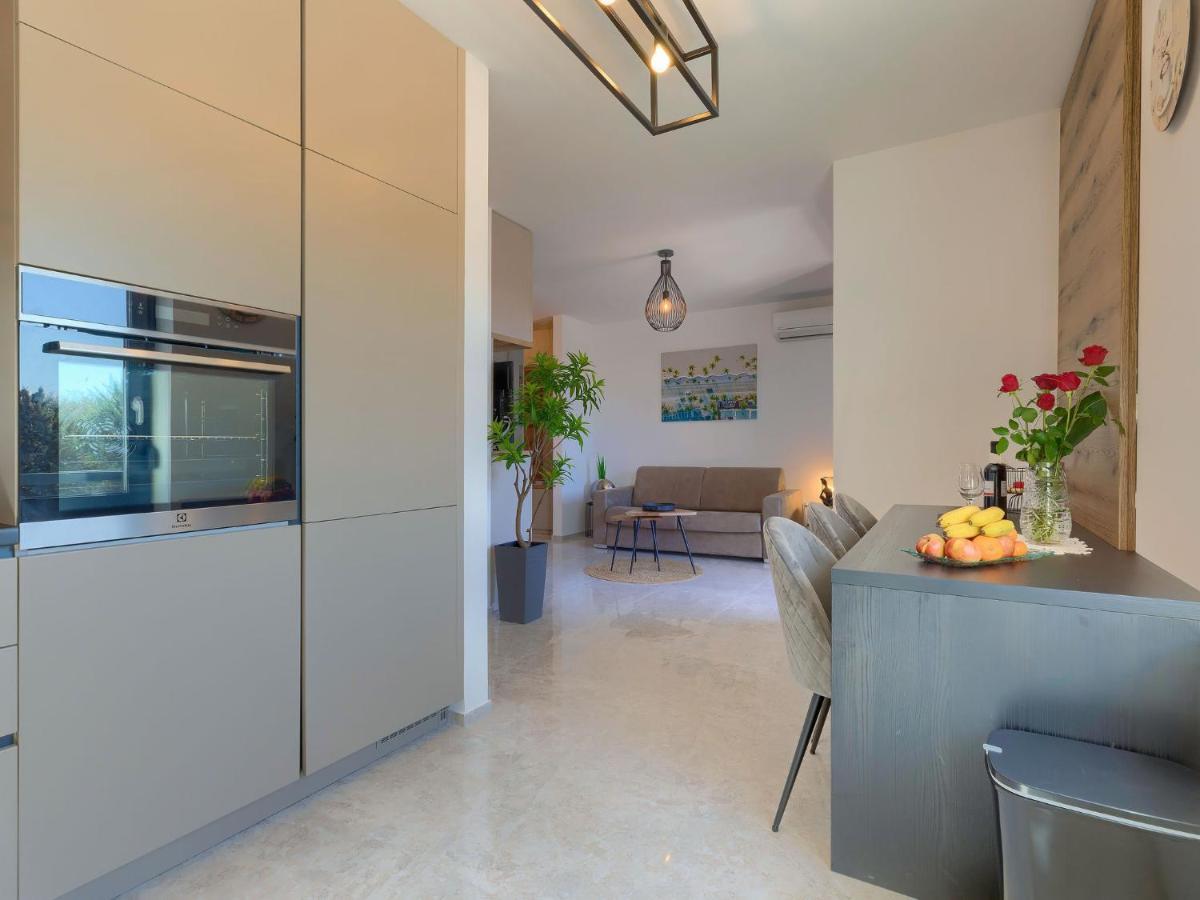 Apartment Wing 77 By Interhome พูลา ภายนอก รูปภาพ